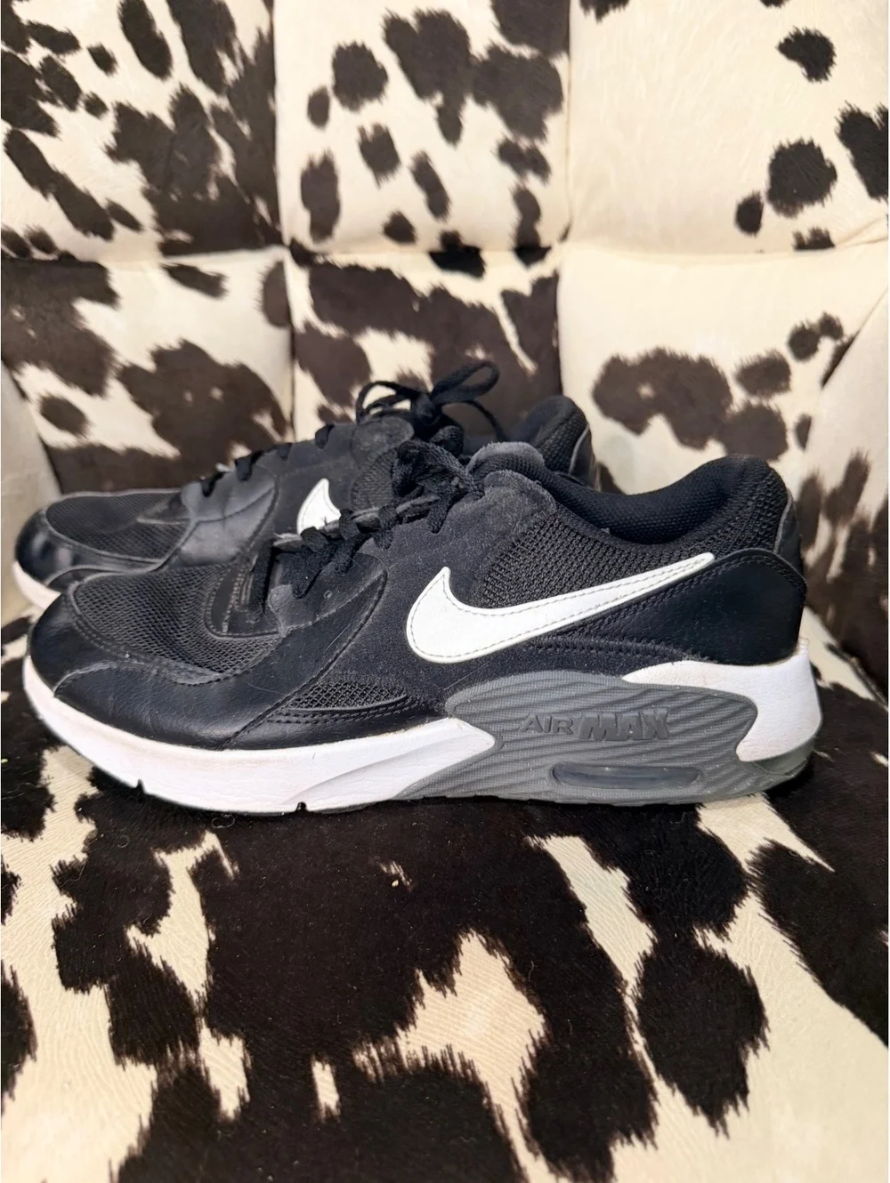Nike Air Max Black and White Athletic Sneakers Size 7Y